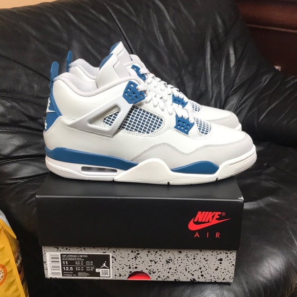 2024 Air Jordan 4 Retro “Military Blue” - Picture 1 of 16